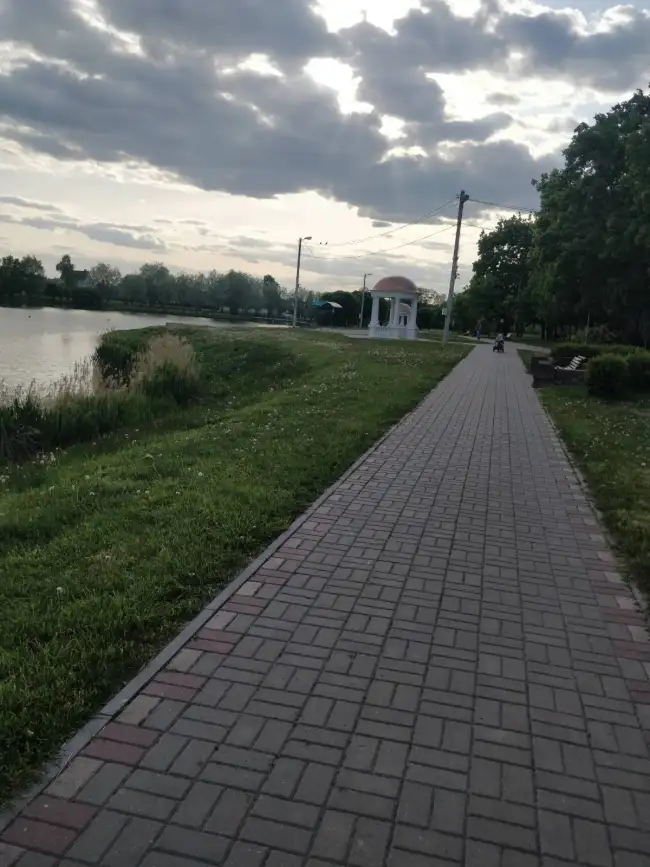 пр. Космонавтов, 100