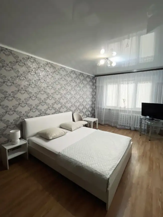 ул. Поповича, 33