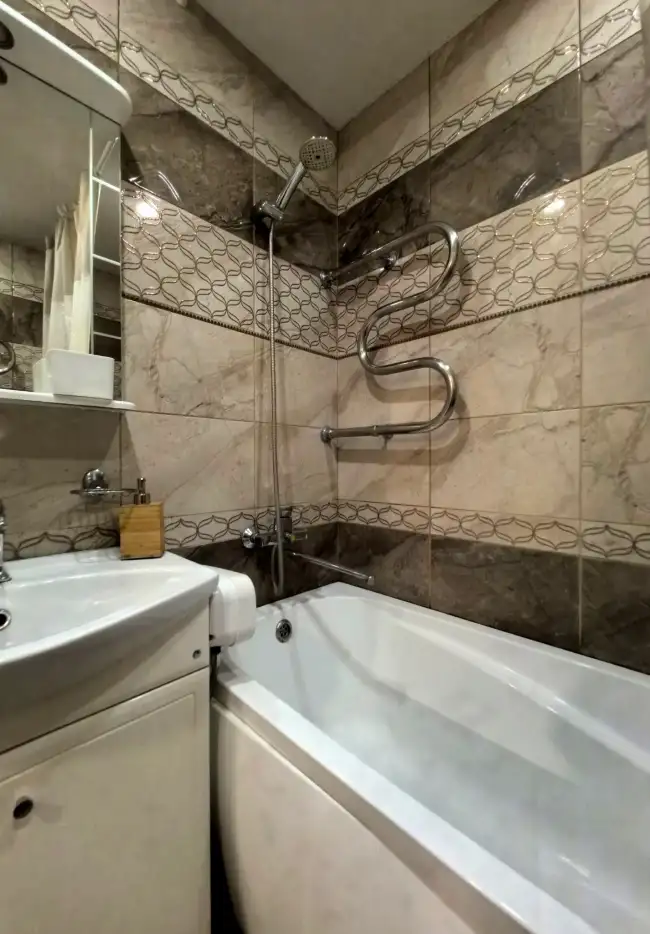 ул. 33 Армии, 21