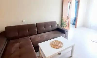 Проспект Космонавтов, 35