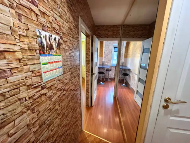 проспект Победы, 12