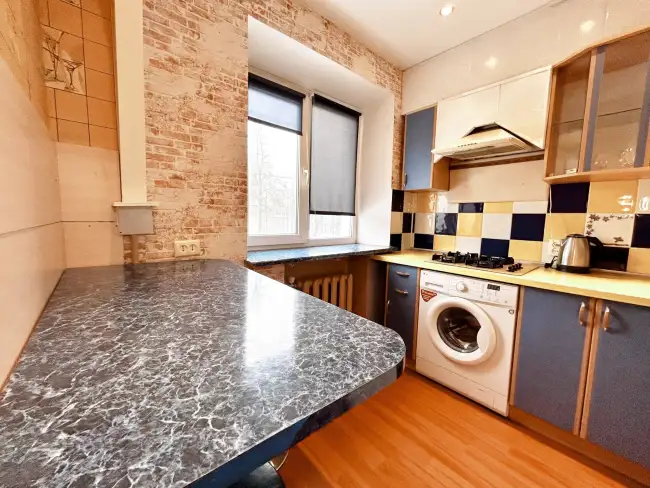 проспект Победы, 12