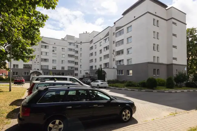 Грушевская 11 б