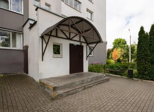 Грушевская 11 б