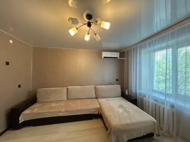 Рогачев, Парижской Коммуны 7