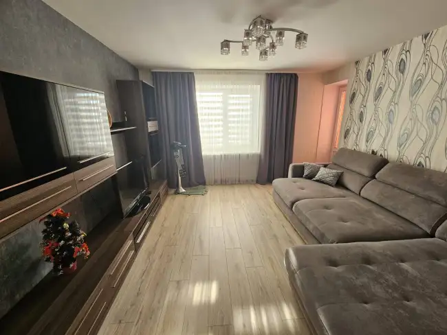 Молодежная 20