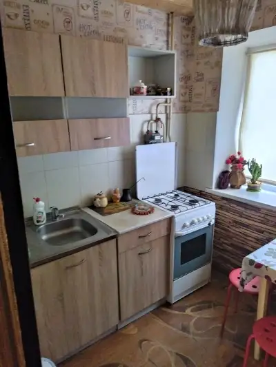 Октябрьская, 33