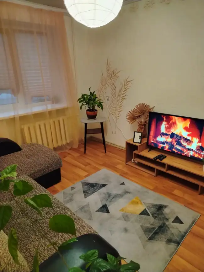 Октябрьская, 33