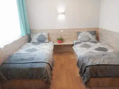 ул. Бялыницкого-Бирули 25