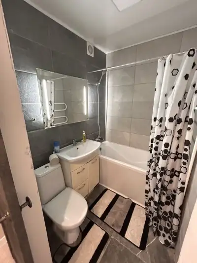 Космонавтов 14