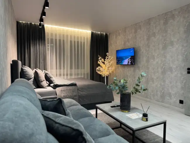 Жореса Алферова, 5