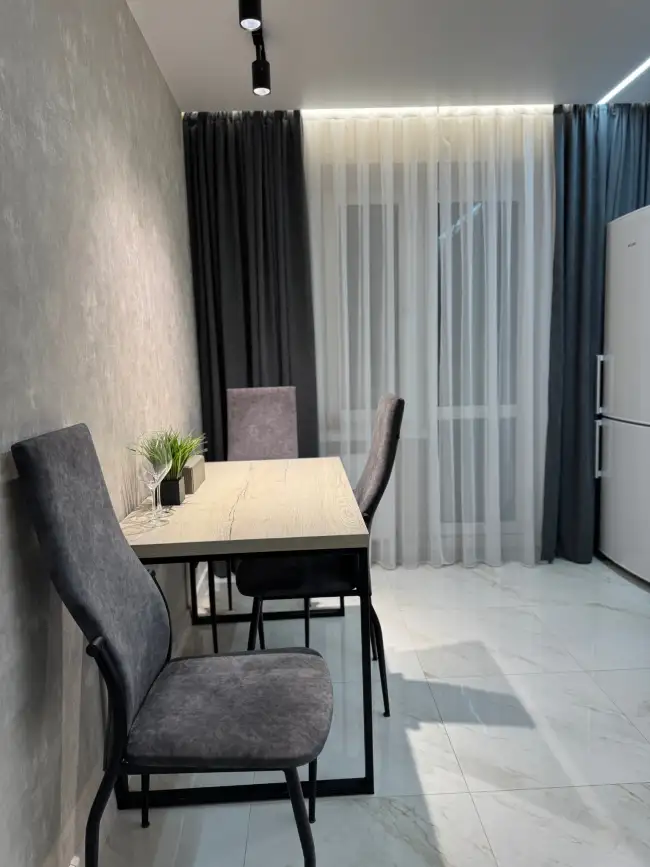 Жореса Алферова, 5