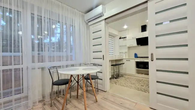 Проспект победы 12а