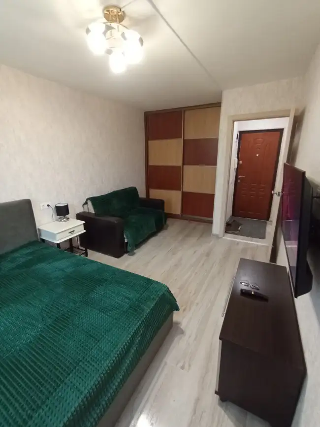 Чаловской 17