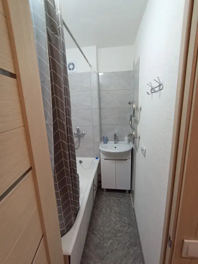 Чаловской 17