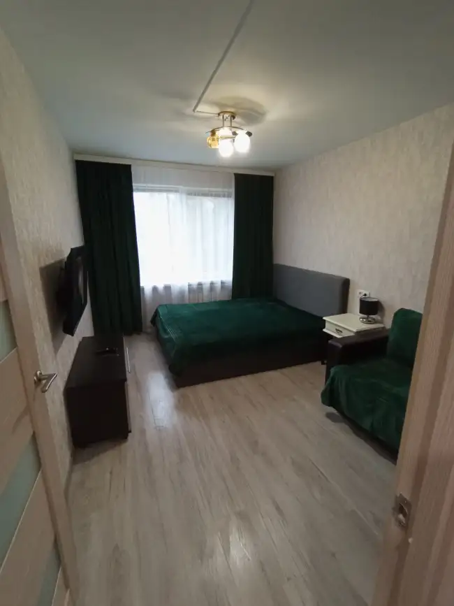 Чаловской 17