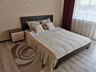 Космонавтов 7