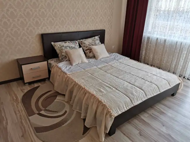 Космонавтов 7