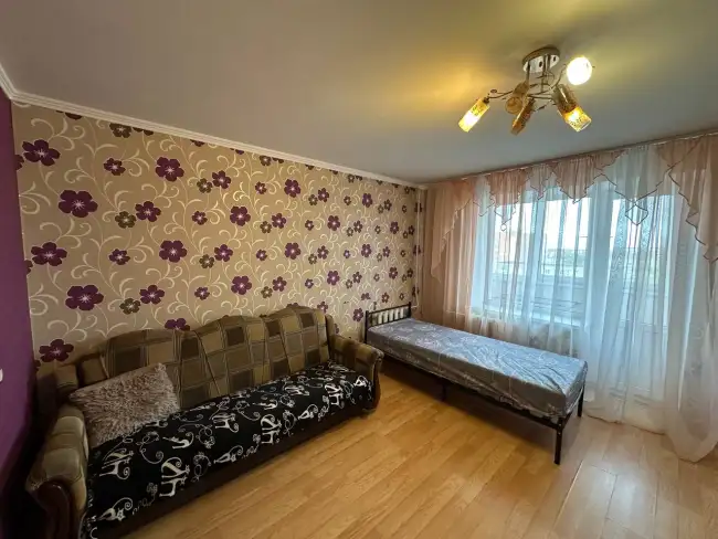 Пинск, Черняховского, 17